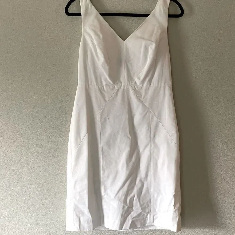 New! The Limited, White, Knee-Length, Lined Dress. Size 8.